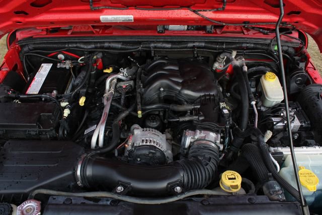 Used 2015 Jeep Wrangler Unlimited Sport w/ Connectivity Group AWD/4WD image 17