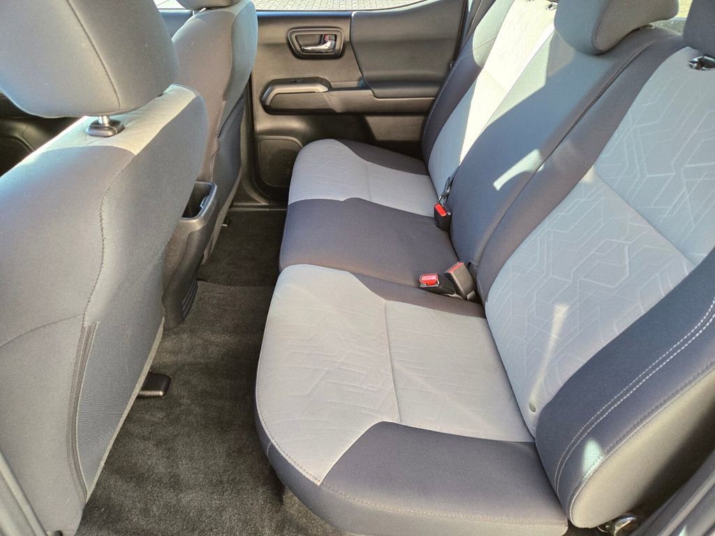 Used 2021 Toyota Tacoma TRD Off-Road w/ Technology Package image 13