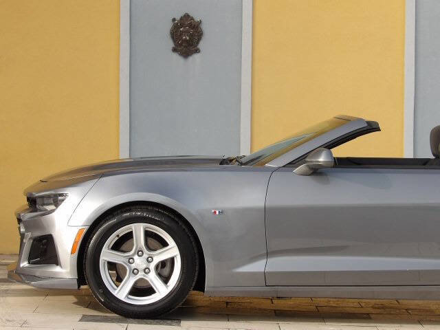 Used 2021 Chevrolet Camaro LT RWD image 11