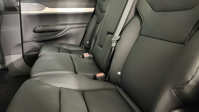 New 2026 Volvo EX90 Plus RWD image 28