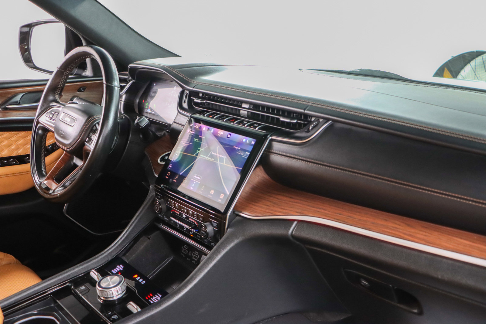 Used 2022 Jeep Grand Cherokee L Summit w/ Advanced Protech Group IV image 29