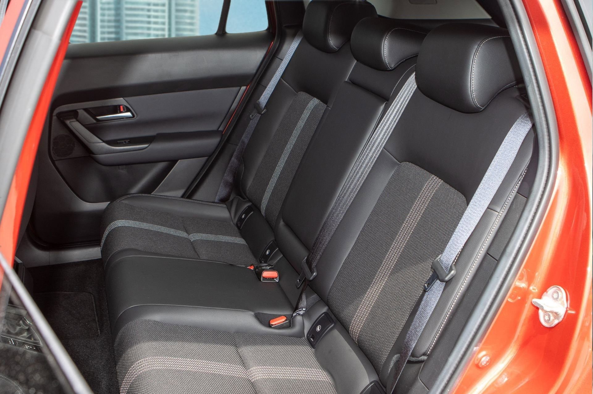 Certified 2025 MAZDA CX-50 AWD 2.5 S w/ Premium Package image 7