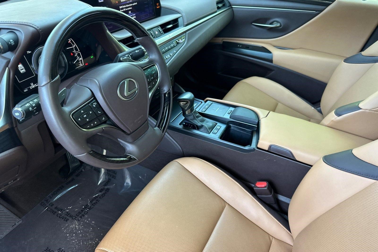 Used 2020 Lexus ES 300h w/ Premium Package FWD image 4