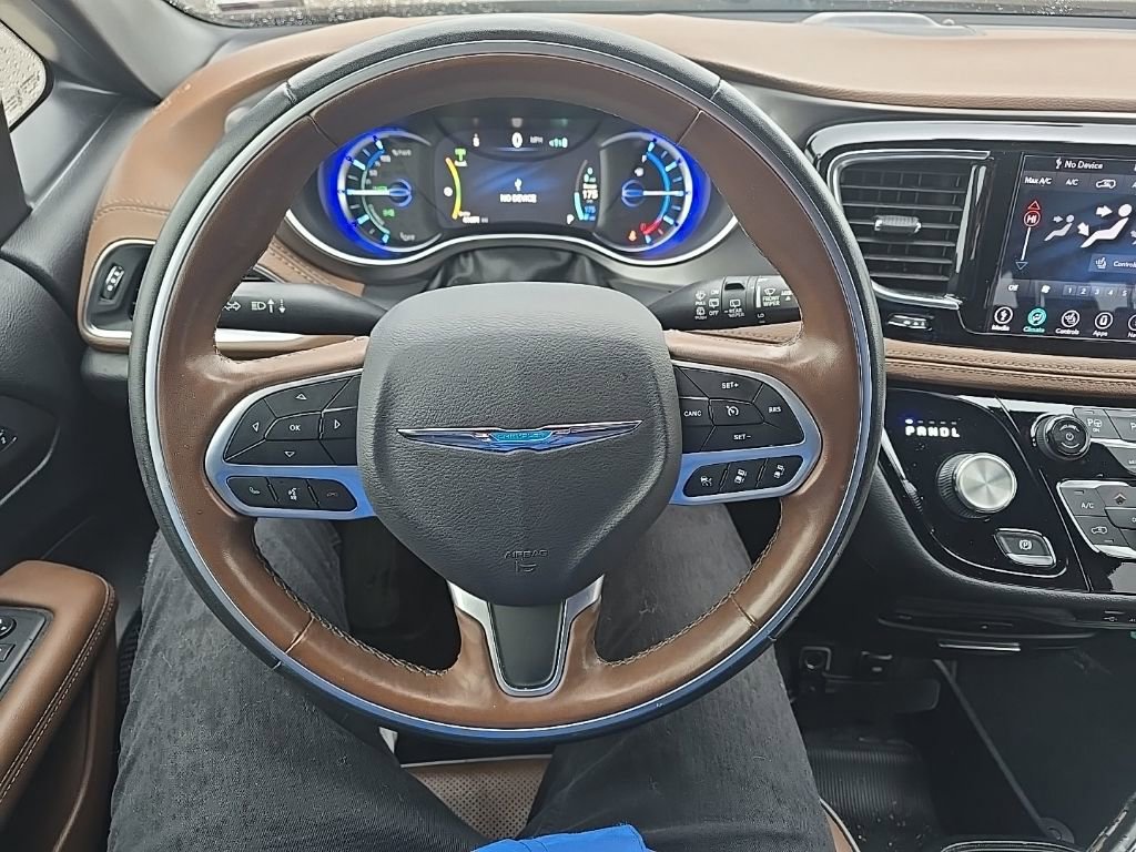 Used 2020 Chrysler Pacifica Limited w/ Advanced Safetytec Group FWD image 14