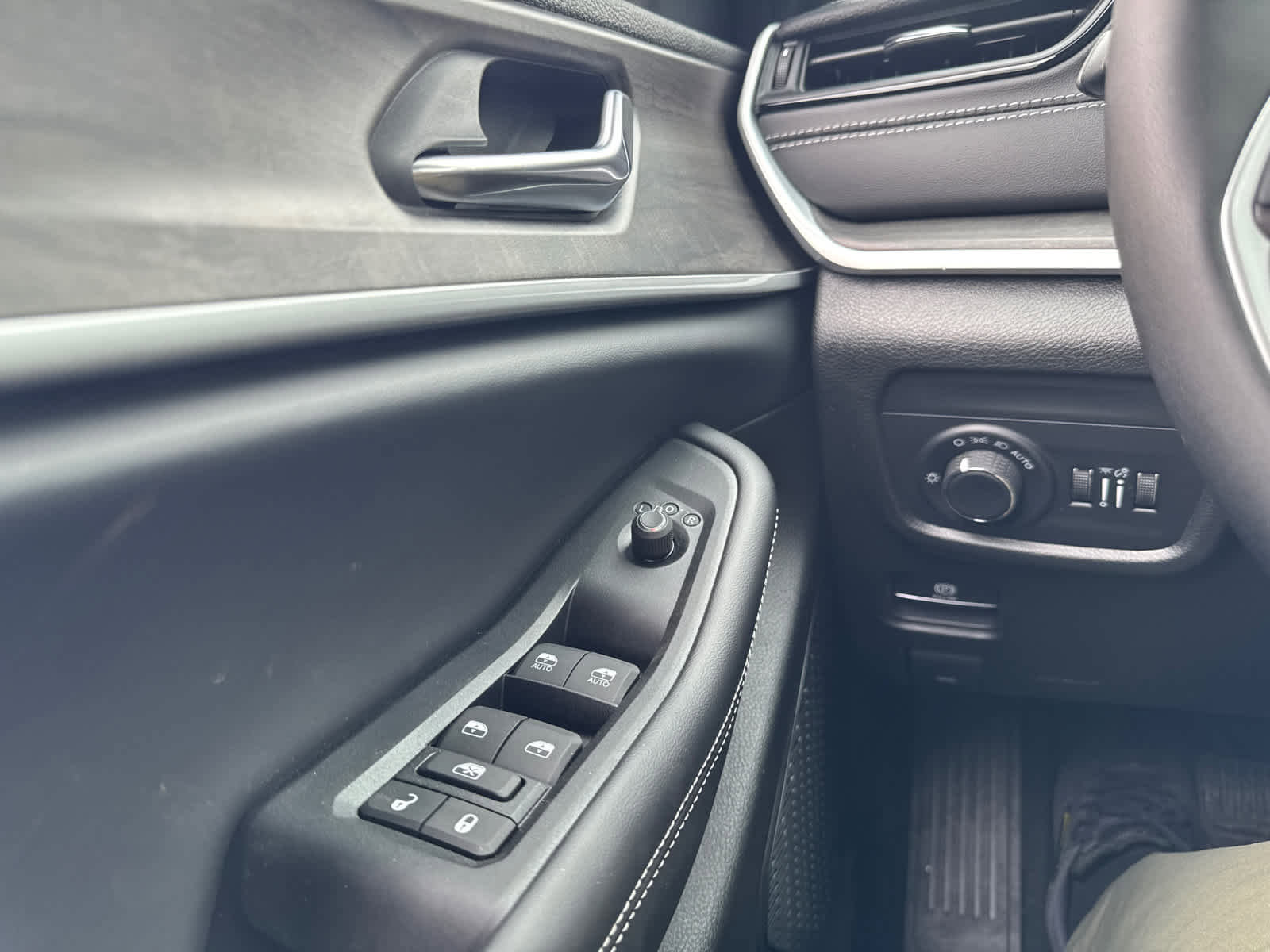 New 2026 Jeep Grand Cherokee Altitude AWD/4WD image 20