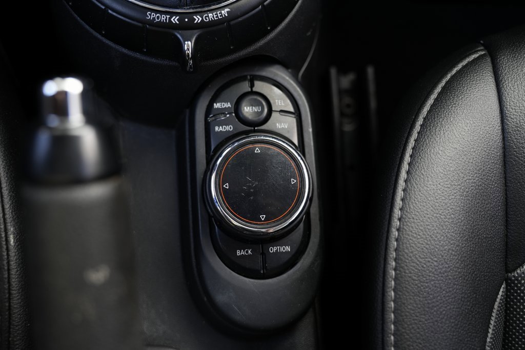 Used 2014 MINI Cooper 2-Door Hardtop image 37