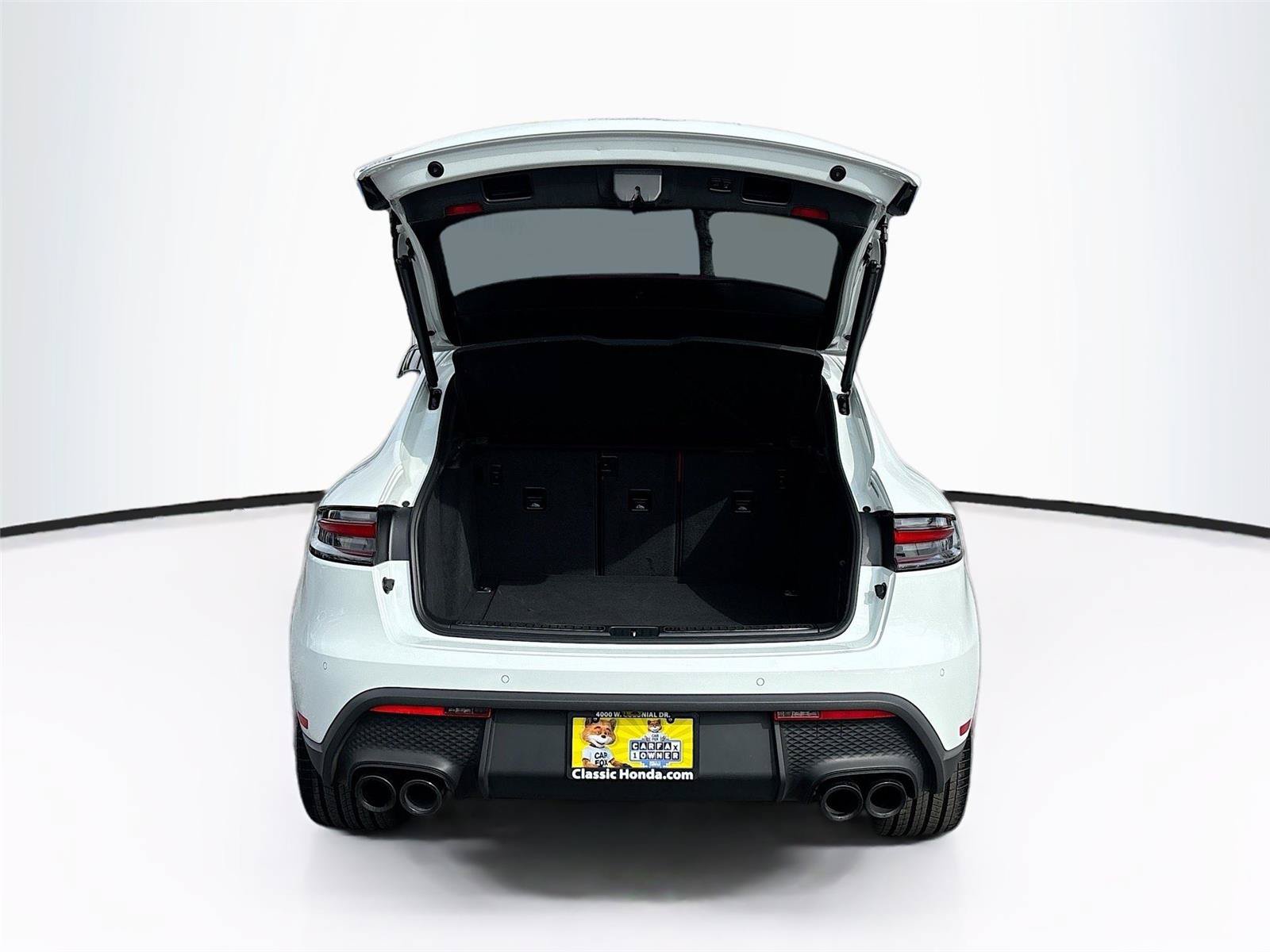 Used 2023 Porsche Macan S AWD/4WD image 31