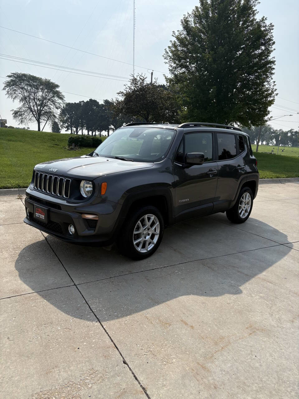 Used 2019 Jeep Renegade Latitude w/ Cold Weather Group image 2