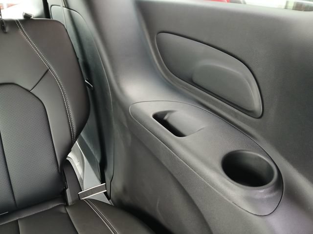 New 2026 Chrysler Pacifica Select AWD/4WD image 16