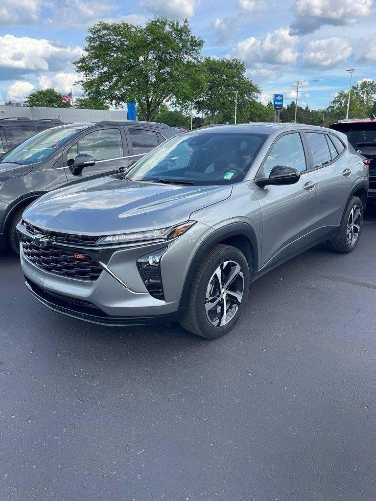 Used 2024 Chevrolet Trax RS w/ Sunroof Package