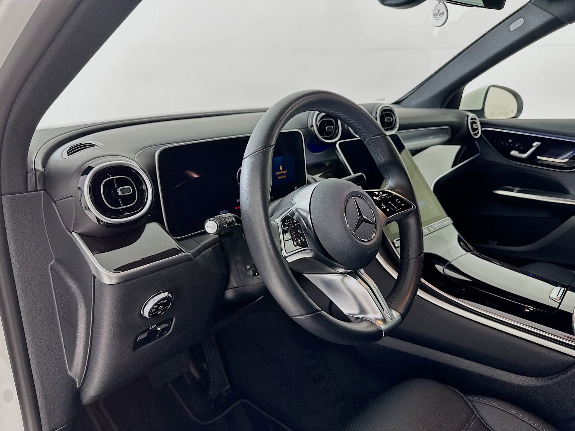 Certified 2025 Mercedes-Benz GLC 300 4MATIC image 10
