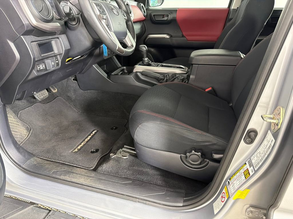 Used 2019 Toyota Tacoma SR5 RWD image 9