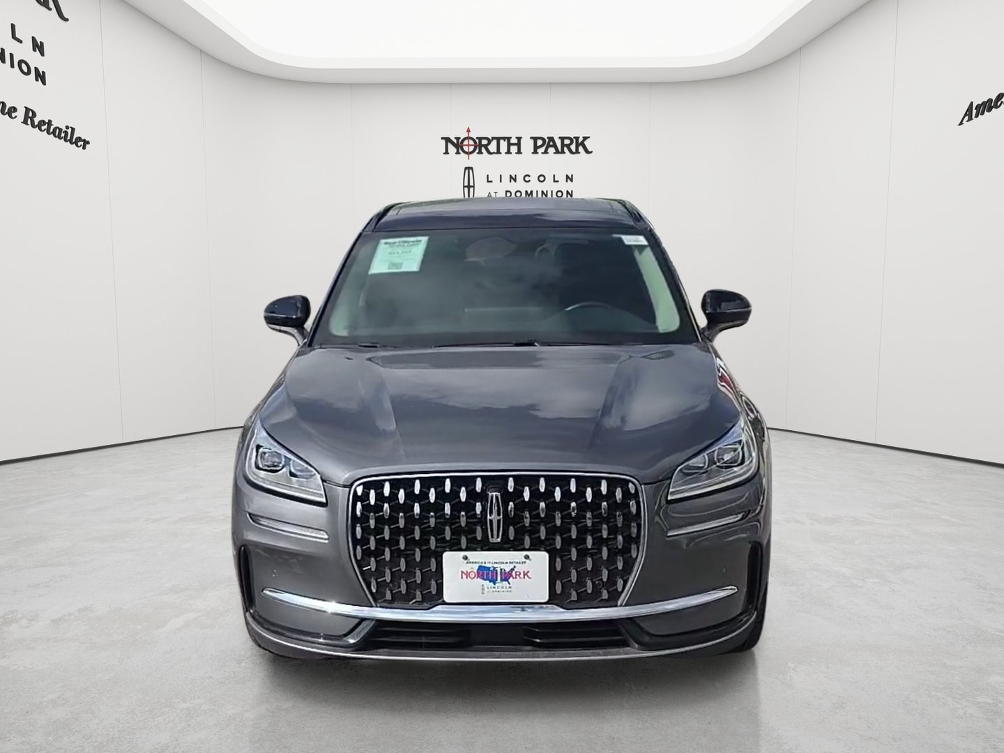New 2026 Lincoln Corsair Reserve FWD image 8