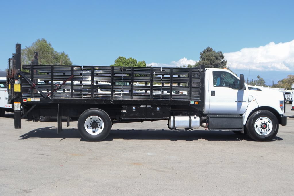 Used 2017 Ford F750 2WD Regular Cab Super Duty image 13