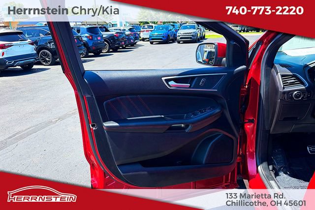Used 2023 Ford Edge ST-Line w/ Class II Trailer Tow Package AWD/4WD image 13