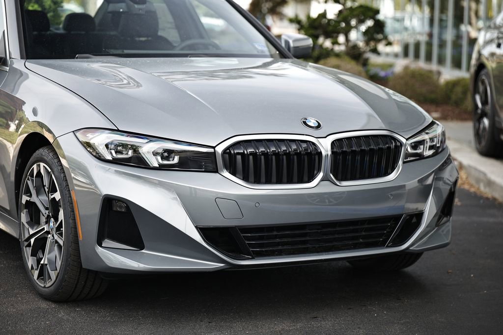 New 2026 BMW 330i xDrive Sedan w/ Premium Package AWD/4WD image 2