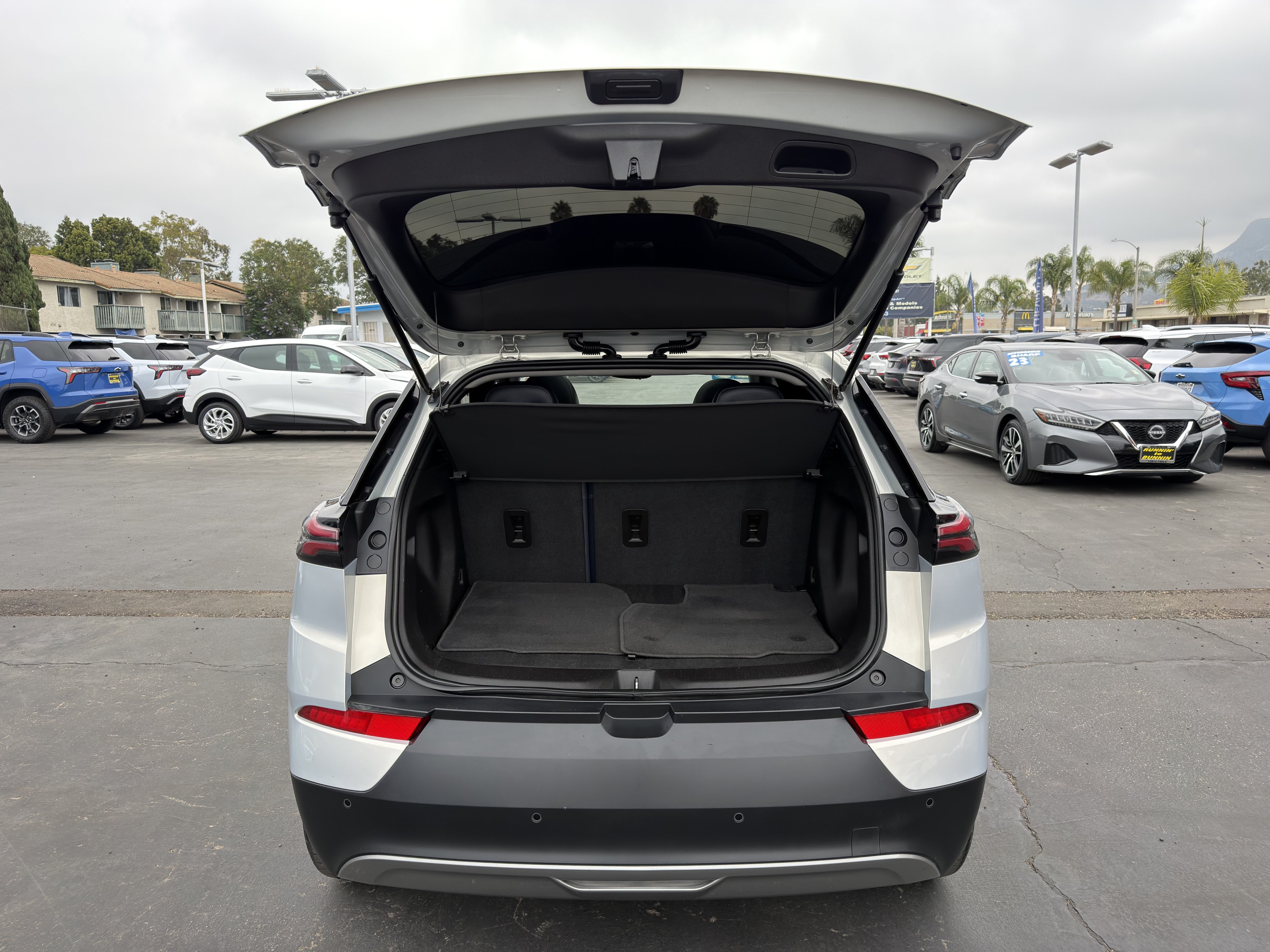 Used 2023 Chevrolet Bolt EUV Premier w/ Sun & Sound Package FWD image 14