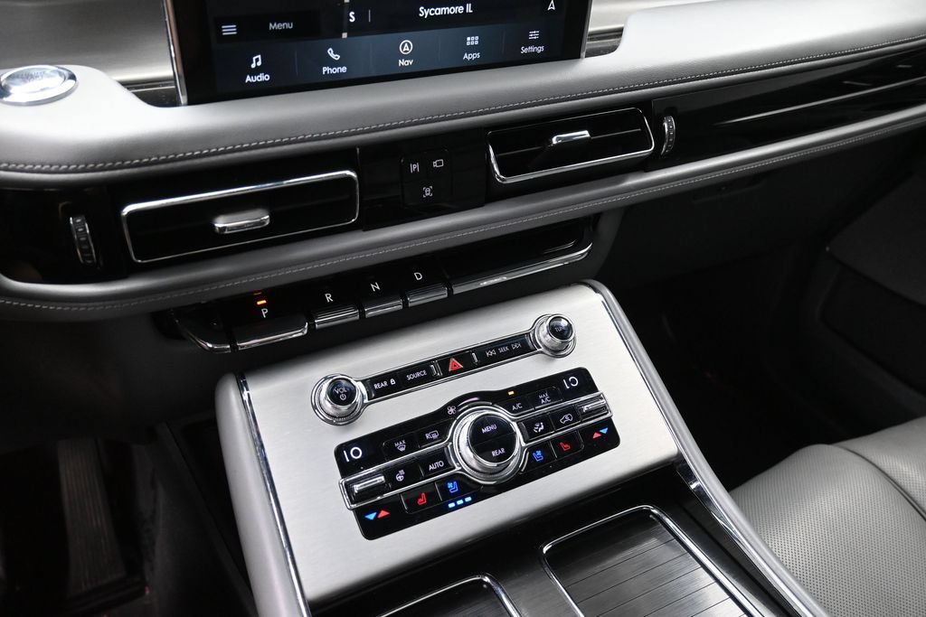 Used 2020 Lincoln Aviator Reserve w/ Equipment Group 201A AWD/4WD image 17