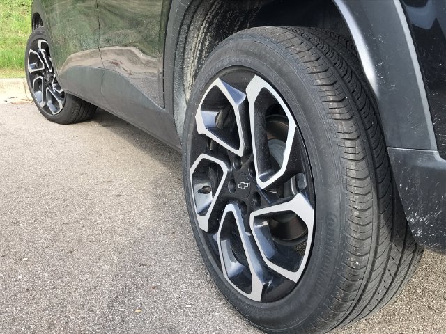 Used 2025 Chevrolet Trax RS w/ Driver Confidence Package FWD image 36