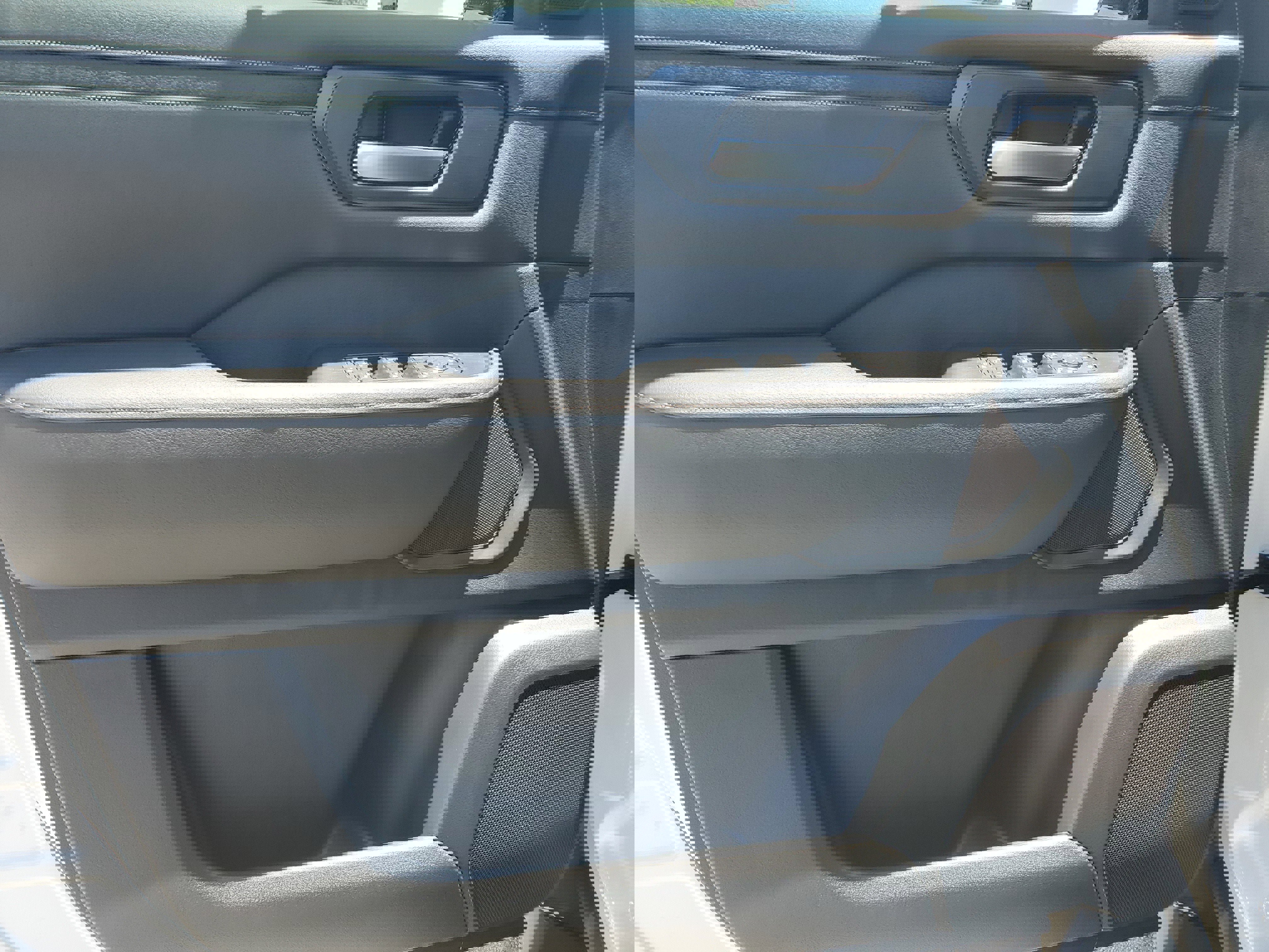 New 2025 Nissan Armada SV image 18