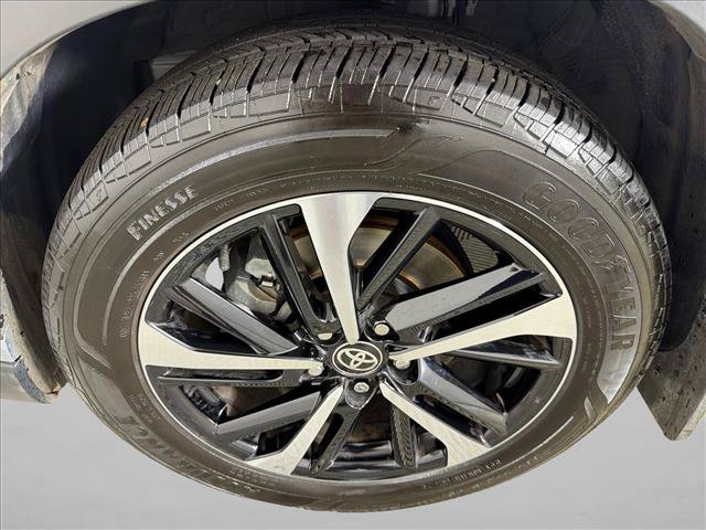 Used 2024 Toyota Corolla Cross AWD Hybrid w/ Convenience Package image 12