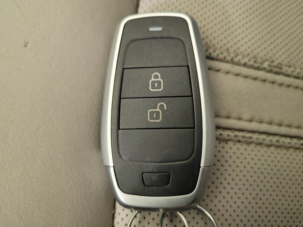 Used 2015 Cadillac SRX Luxury AWD/4WD image 32