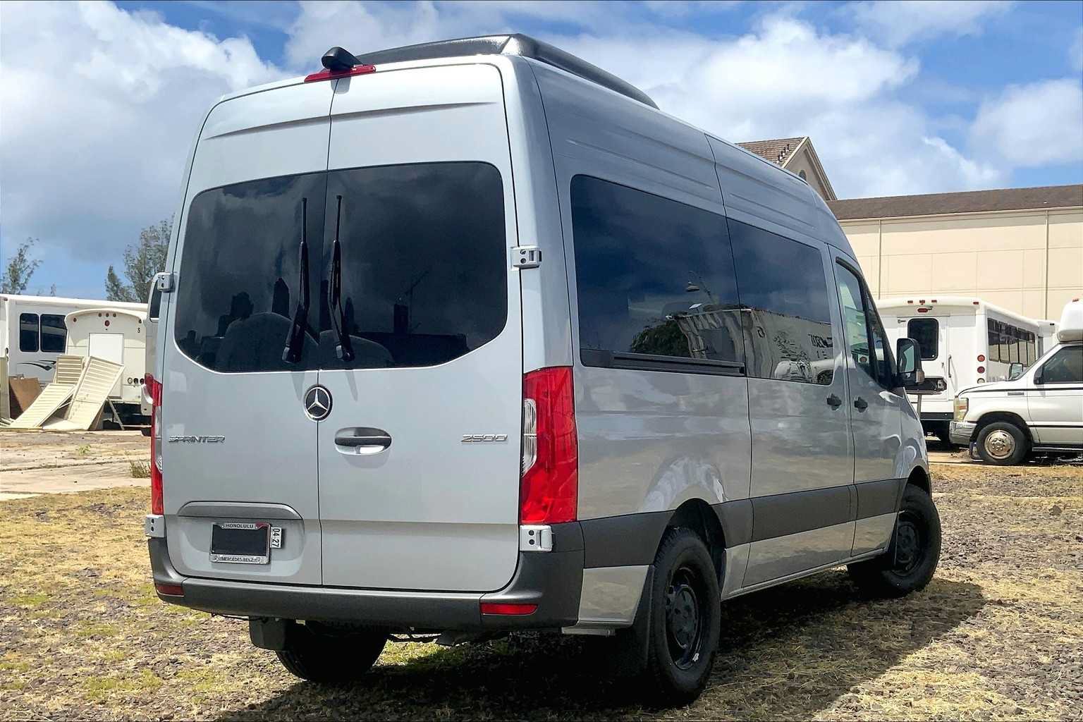 Used 2025 Mercedes-Benz Sprinter 2500 image 9