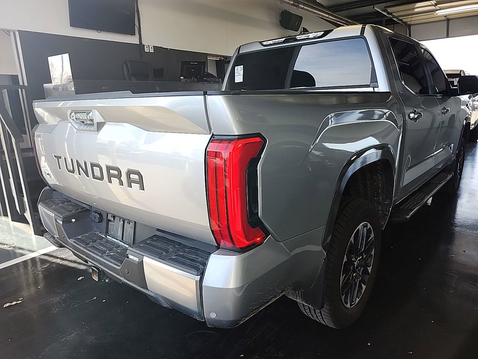 Used 2024 Toyota Tundra Limited image 3