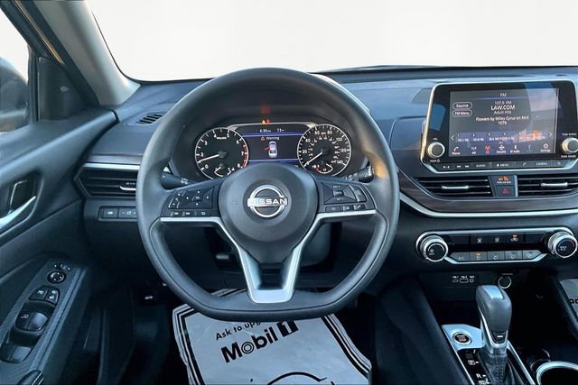 Used 2024 Nissan Altima 2.5 SV image 8