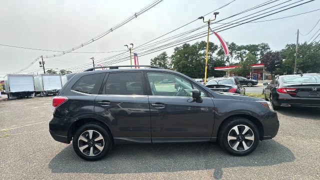 Used 2017 Subaru Forester 2.5i Limited AWD/4WD image 4