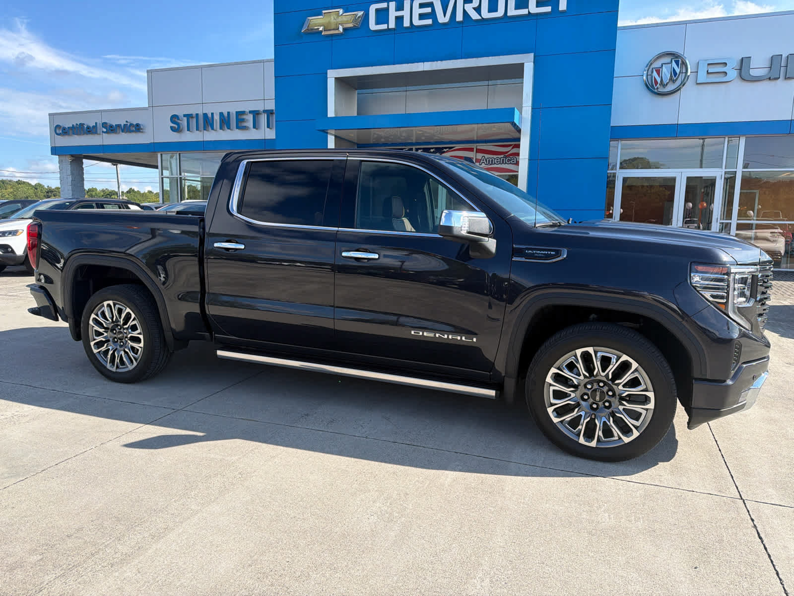 Used 2025 GMC Sierra 1500 Denali Ultimate AWD/4WD image 2