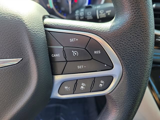 Used 2021 Chrysler Pacifica Touring FWD image 20