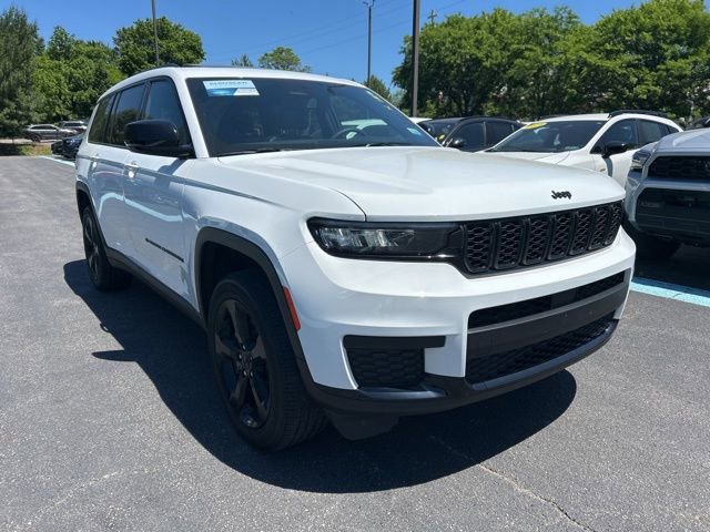 Used 2023 Jeep Grand Cherokee L Laredo AWD/4WD image 6