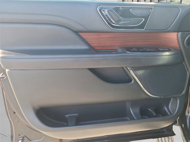 Used 2024 Lincoln Navigator Premiere image 21