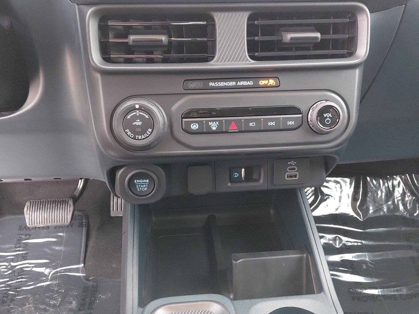 New 2026 Ford Maverick Lariat w/ Black Appearance Package image 28