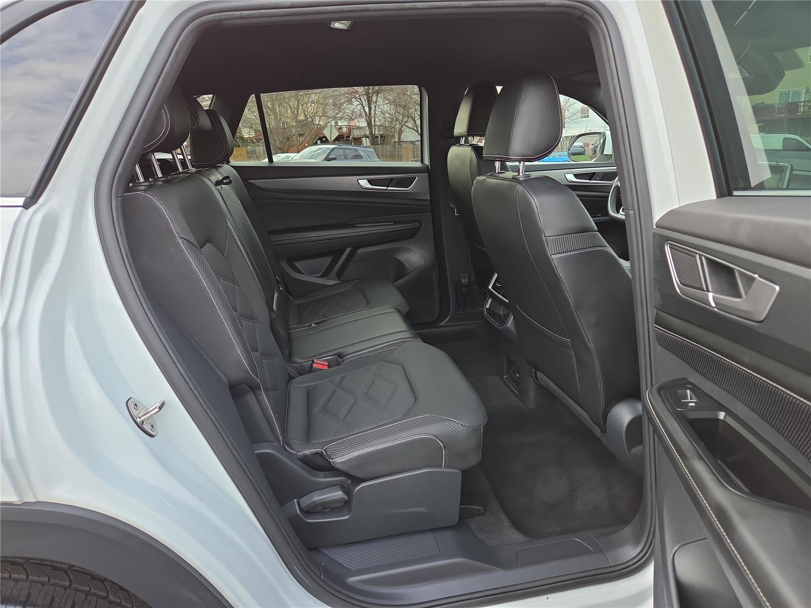Certified 2024 Volkswagen Atlas Cross Sport SE image 27