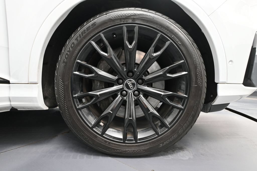 Used 2021 Audi SQ7 Premium Plus w/ Executive Package AWD/4WD image 12