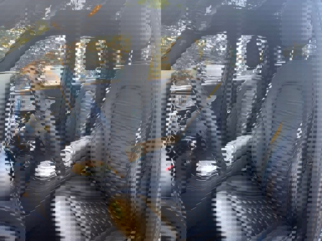 Used 2020 Mercedes-Benz GLC 300 4MATIC image 27