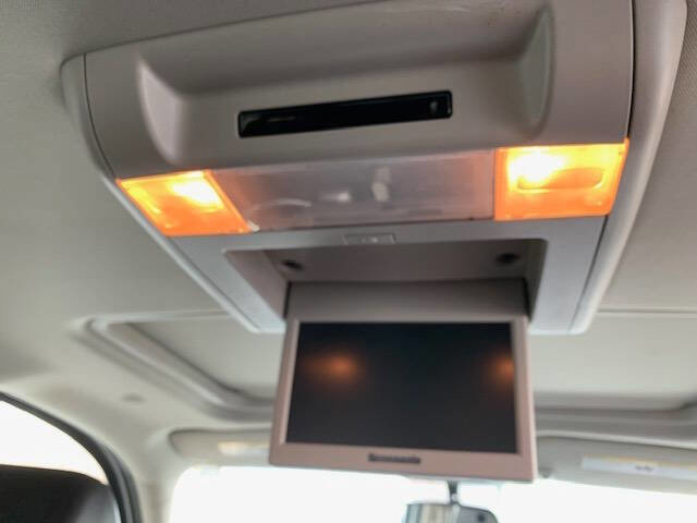 Used 2007 GMC Yukon XL SLT w/ SLT Preferred Equipment Group image 23