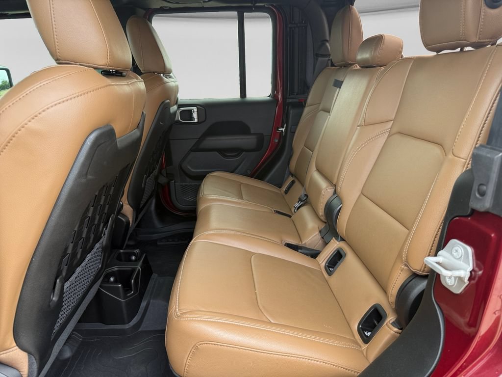 Used 2022 Jeep Gladiator Rubicon w/ LED Lighting Group AWD/4WD image 12