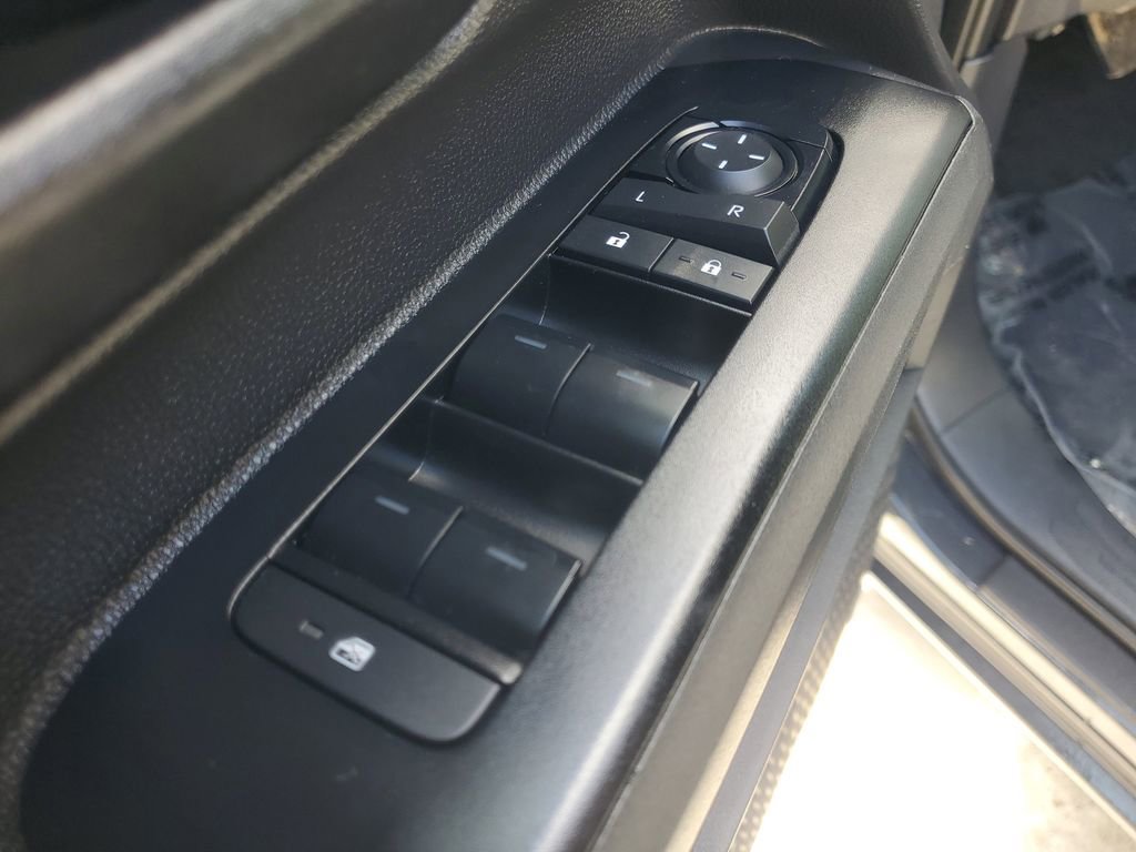 Used 2025 Toyota Tacoma SR5 image 17