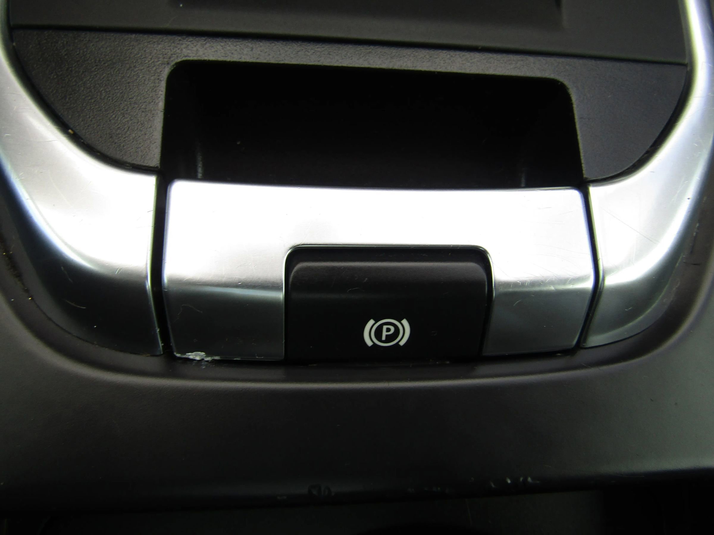 Used 2019 Land Rover Discovery Sport HSE image 35