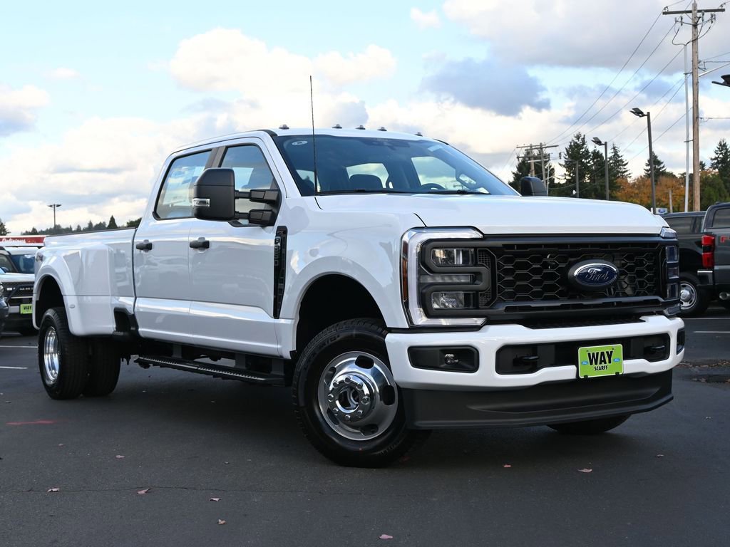 New 2026 Ford F350 4x4 Crew Cab DRW Super Duty image 2
