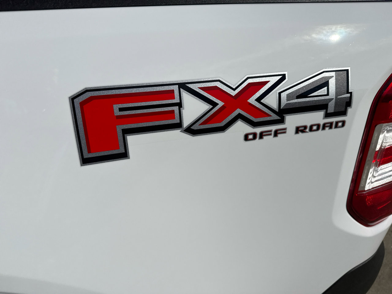 New 2025 Ford Maverick XLT w/ XLT Luxury Package image 17