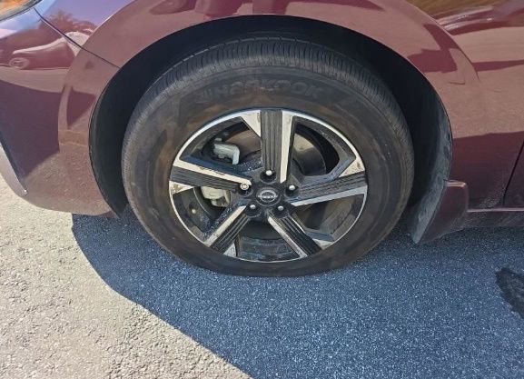 Used 2025 Nissan Sentra SV w/ All-Weather Package FWD image 9