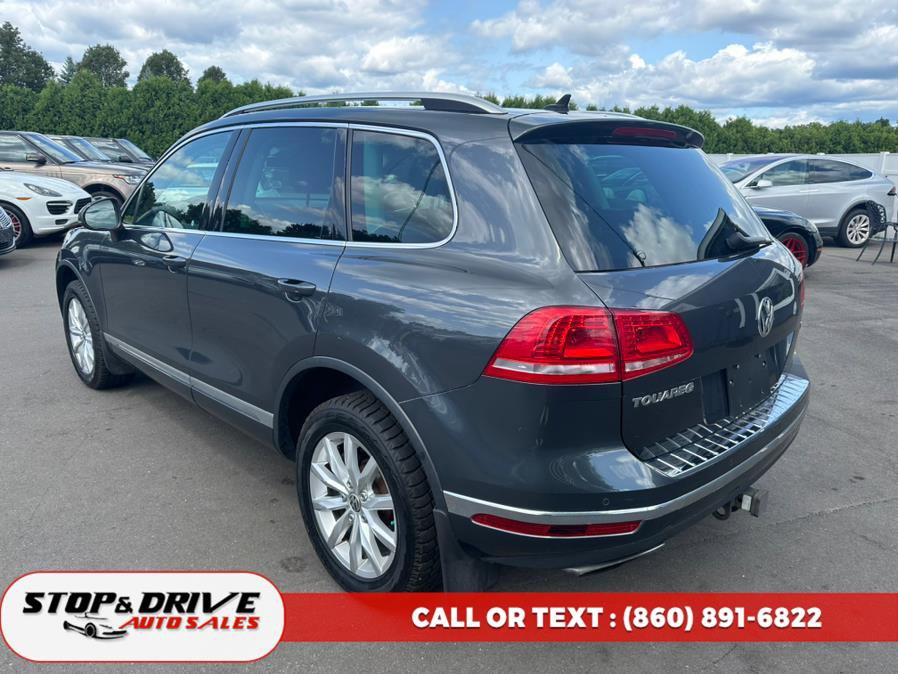 Used 2016 Volkswagen Touareg Sport AWD/4WD image 4