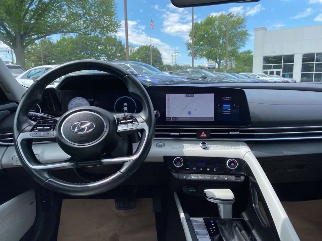 Certified 2023 Hyundai Elantra Limited FWD image 10