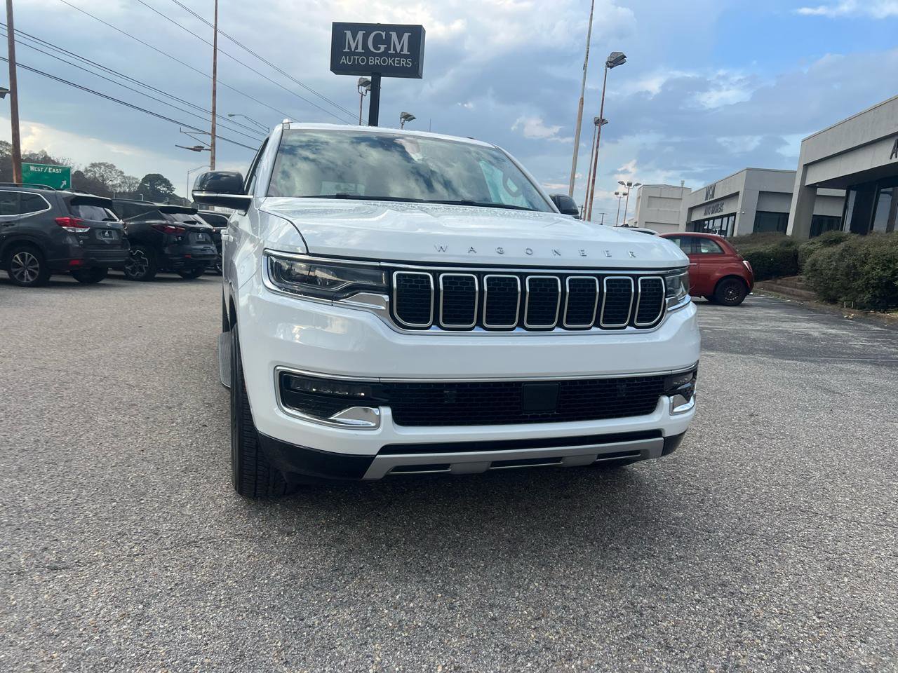 Used 2024 Jeep Wagoneer L Series II image 5