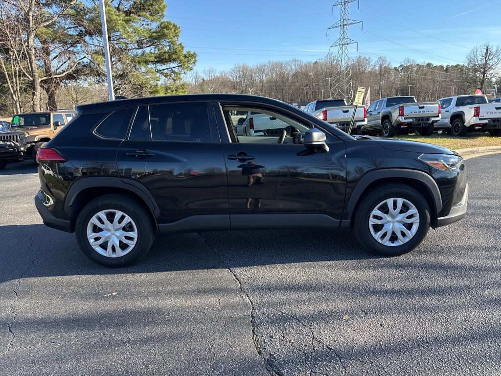Used 2023 Toyota Corolla Cross L image 6