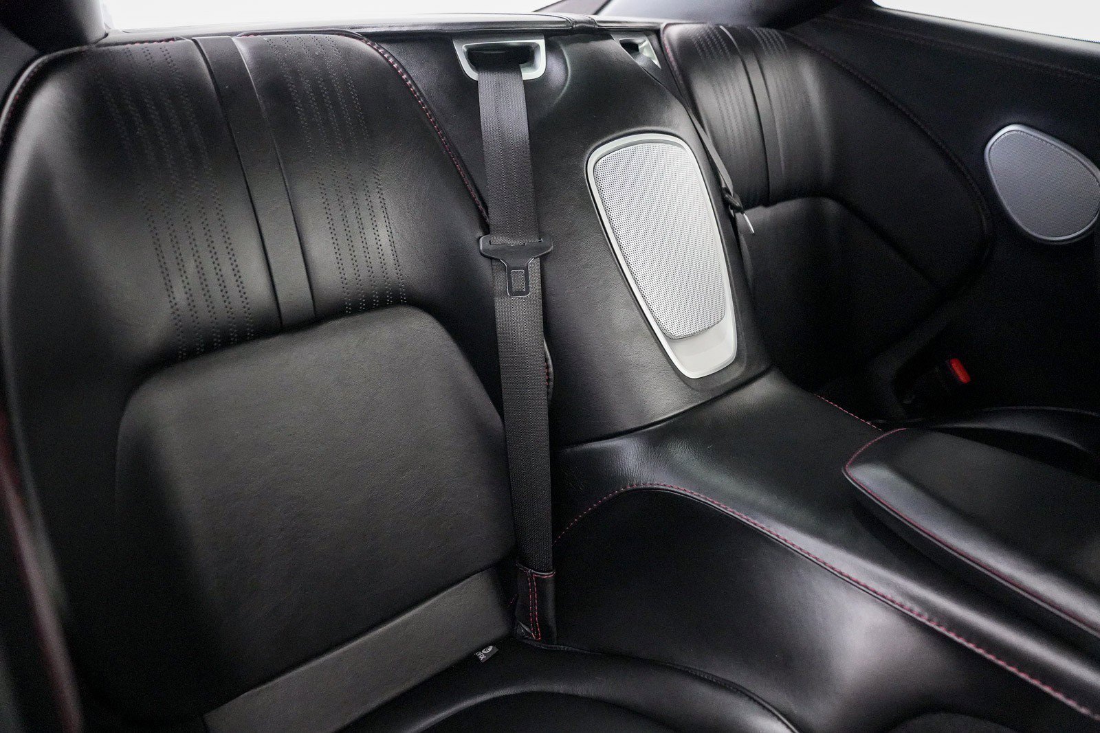 Used 2018 Aston Martin DB11 V12 image 23